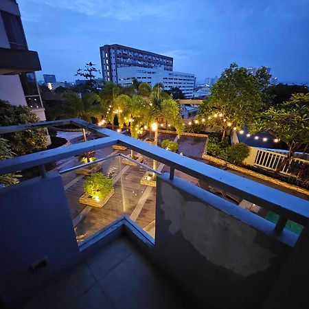 Cubao Manhattan Heights Unit 5A Tower C Quezon City Exterior photo