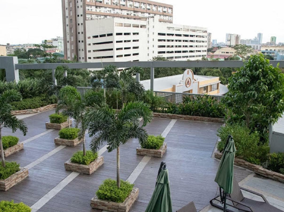 Cubao Manhattan Heights Unit 5A Tower C Quezon City Exterior photo
